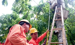 Tiền điện tháng 4 tăng “sốc” so với tháng trước khiến nhiều người dân bức xúc Ảnh: Minh Châu