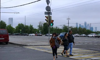 Tại các nước châu Âu, đồng hồ đếm ngược chủ yếu chỉ được lắp đặt tại các đèn dành cho người đi bộ (ảnh chụp tại Matxcơva - Nga) 