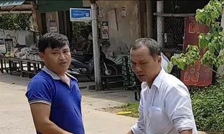 Mai Xuân Hiển được cho là đã xông vào nhà nhân chứng, kéo ông Dũng (nạn nhân bị lừa tiền) ra ngoài, xin đừng cung cấp thông tin gì cho Báo Tiền Phong 
