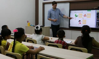 Một lớp học tiếng Anh ở Hà Nội. Ảnh: N. Hà