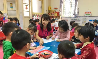 Lương của giáo viên hiện rất thấp so với mặt bằng chung của xã hội Ảnh: N.H