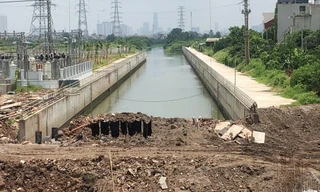 Mương dẫn nước trạm bơm Yên Nghĩa, một công trình đầu tư công đang bị chậm tiến độ do vướng cơ chế GPMB Ảnh: T.Đảng 