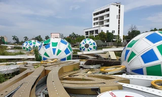 Công trình 11 tỷ đồng đổ gãy sau trận giông lốc 