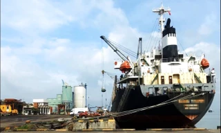 Cảng Quy Nhơn. Ảnh: Trương Ðịnh