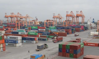 Container phế liệu tại cảng Hải Phòng Ảnh: Như Ý