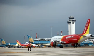 Dù các sân bay như Tân Sơn Nhất, Nội Bài đều đã quá tải, nhưng các dự án đầu tư mới gặp khó khăn vì quy định lạc hậu Ảnh: Phạm Thanh 