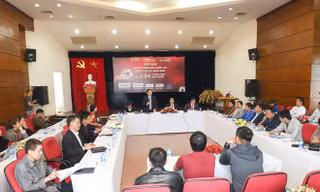 Siêu cúp bóng đá Quốc gia-Cúp THACO 2018 thu hút sự chú ý của người hâm mộ khi có sự góp mặt của 13 tuyển thủ quốc gia trong thành phần 2 CLB Hà Nội và Becamex Bình Dương ảnh: NHƯ Ý 