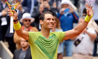 Nadal nối dài kỷ lục, Djokovic khởi đầu thuận lợi tại Roland Garros