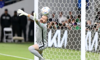 FIFA cấm thủ môn nhảy múa khi bắt penalty 