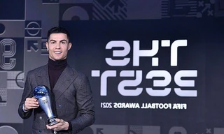 Ronaldo nhận giải thưởng 'Đặc biệt' của FIFA 