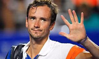 Ukraine đòi tước vị trí số 1 thế giới của tay vợt Nga Daniil Medvedev 