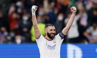 Lập hat-trick vào lưới PSG, Benzema được ca ngợi hay hơn Lewandowski 