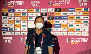 HLV Mai Đức Chung: 'ĐT nữ Việt Nam không bỏ cuộc, dốc sức ở trận cuối gặp Myanmar'