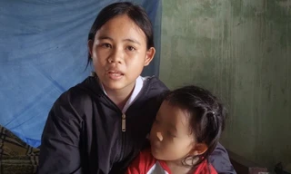 Nữ sinh đặt mua hàng nhưng không nhận: 'Mẹ có một bộ đồ cứ mặc suốt'