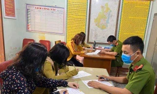 Tụ tập 'buôn chuyện' trong mùa dịch, 4 người phụ nữ bị xử phạt 