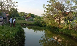 Rủ nhau tắm ao, hai chị em ruột đuối nước thương tâm