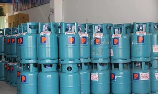Giá gas giảm 24.000 đồng/bình 12kg từ ngày 1/12.