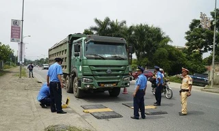 Xe quá tải bùng phát tại các địa phương trên nhiều tuyến quốc lộ.