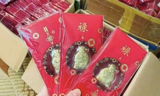 Đi chợ online sắm lễ, ngỡ ngàng lì xì thần tài mạ vàng 15.000 đồng 