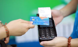 Thẻ chip mã hóa thông tin để tăng bảo mật dữ liệu, thanh toán an toàn, không tiếp xúc