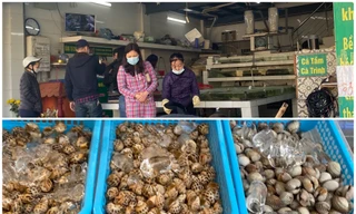 Đi chợ đầu năm: Hải sản tăng giá vùn vụt, hoa tươi rẻ hơn trước Tết ​