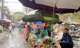 28 Tết, hoa quả tăng giá gấp 5 lần 