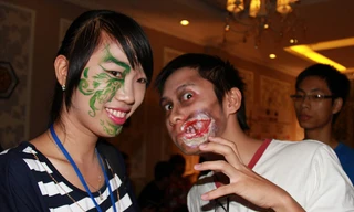 Màn hóa trang rợn người của sinh viên Ngoại thương