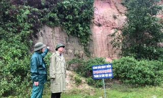 Mưa lớn, nguy cơ sạt lở, Hà Tĩnh sơ tán khẩn hàng nghìn người đến nơi an toàn