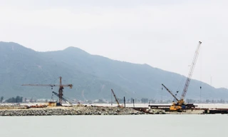 Cầu cảng gần 1.500 tỷ làm mãi không xong tiếp tục xin gia hạn