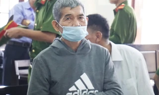 'Yêu râu xanh' 70 tuổi xâm hại hai bé gái 8 tuổi lĩnh án