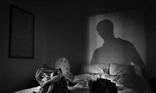 Bắt gã đàn ông hiếp dâm con riêng “vợ hờ” dẫn đến mang thai