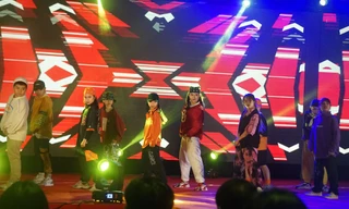 Học sinh xứ Nghệ học tiếng anh bằng 'Lễ hội sắc màu'