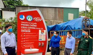 Đặt trạm rửa tay dã chiến phòng dịch tại trung tâm chợ lớn nhất Hà Tĩnh
