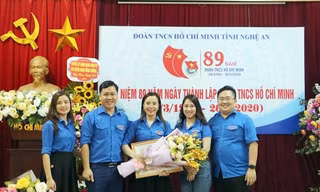 Nữ cán bộ Đoàn Nghệ An nhận giải thưởng Lý Tự Trọng cấp toàn quốc