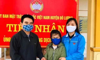 Xúc động tấm lòng cô gái khuyết tật ủng hộ quỹ chống dịch COVID-19 