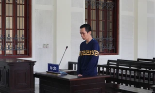 Xin tiền uống rượu bất thành, nghịch tử cầm dao đâm cha 