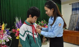 Trao tặng Huy hiệu ‘Tuổi trẻ dũng cảm’ cho nam sinh cứu hai em khỏi đuối nước