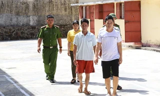 Phá đường dây đánh bạc 5 tỷ đồng bằng hình thức ghi lô đề