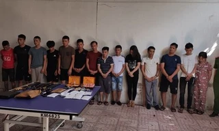 Triệt phá ổ bạc lúc đêm khuya thu giữ hơn 250 triệu cùng hàng 'nóng'