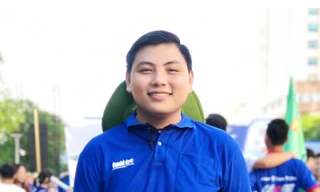 Anh chàng lớp trưởng điển trai chuyên đi “săn” giải thưởng