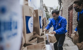 Hàng ngàn gói thực phẩm đến với người có hoàn cảnh khó khăn trong dịch COVID-19