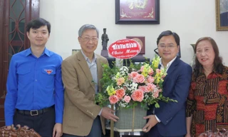 Ban Bí thư T.Ư Đoàn tri ân các thầy cô giáo, nhà giáo lão thành