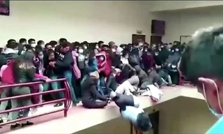 Thảm kịch khiến nhiều sinh viên Bolivia rơi xuống từ tầng 4 bị tử vong