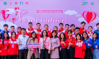 Đoàn Thanh niên Học viện Nông nghiệp Việt Nam nhận Huân chương Lao động hạng Nhì