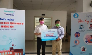 Hơn 10 nghìn lít dung dịch sát khuẩn dành tặng sinh viên 