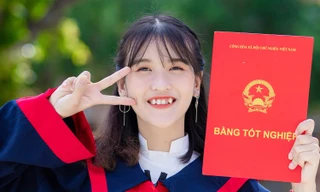 Nữ sinh con nhà nghèo tự xây dựng cho mình bảng thành tích đáng nể