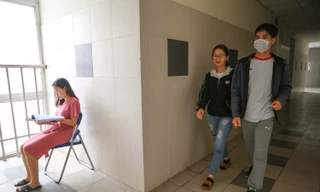 Sinh viên ĐHQG Hà Nội tránh dịch trong kí túc xá