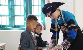 Thầy, cô bám bản dạy chữ ở nơi mà nước sinh hoạt quý như vàng