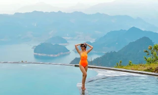 Cựu hoa khôi trường ĐH Ngoại thương khoe hình ảnh “chu du khắp nơi“