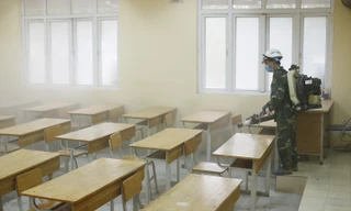 Hà Nội: Phun khử khuẩn phòng, chống dịch COVID-19 trước kỳ thi tốt THPT